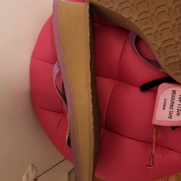 UGG Women's Sandals in Purple and Gold 2" wedge w/ a 1.5" platform NWOT No Box - Picture 4 of 4